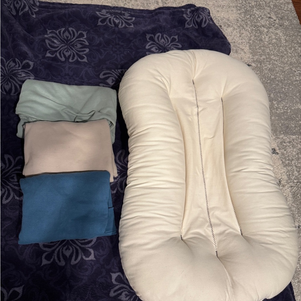 Snuggle Me with 3 sets of Sheets